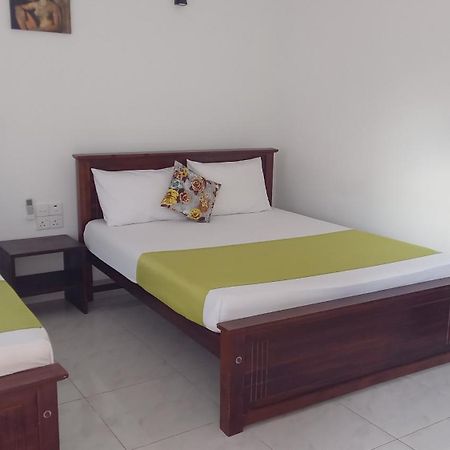 Lake Edge Resort Anuradhapura Exterior photo