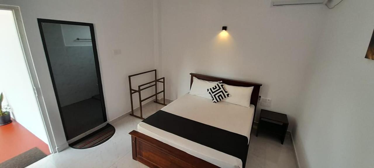 Lake Edge Resort Anuradhapura Exterior photo