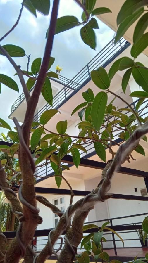 Lake Edge Resort Anuradhapura Exterior photo
