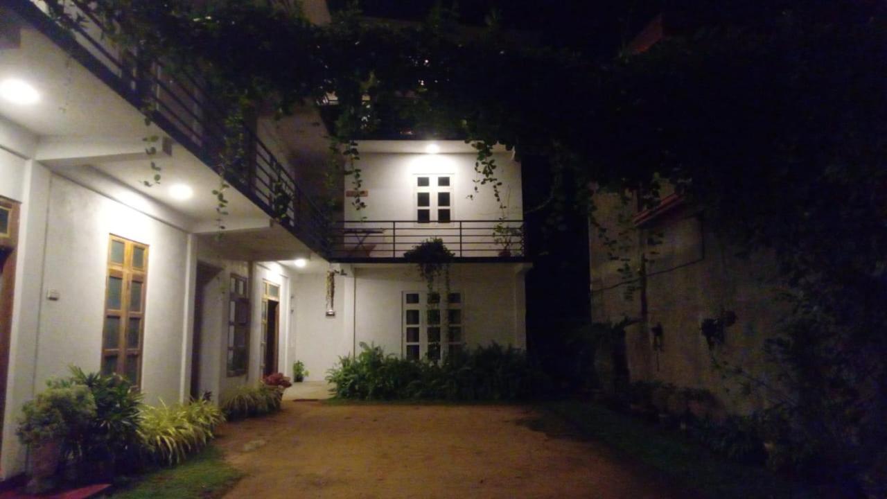 Lake Edge Resort Anuradhapura Exterior photo