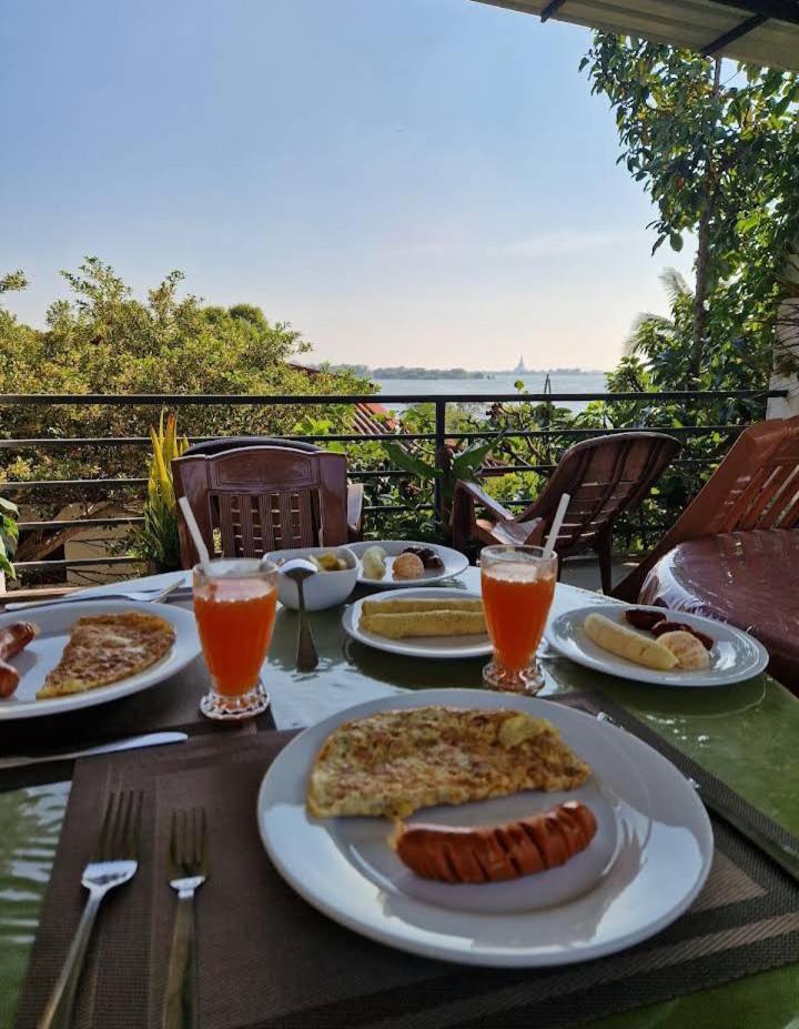 Lake Edge Resort Anuradhapura Exterior photo